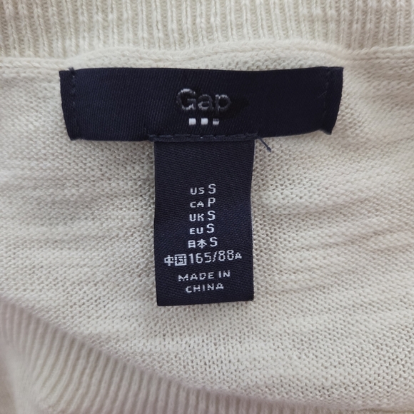 ⭐️GAP Cream Sweater with Watermelon Design Size Small (Fits More Like A Med) - Picture 6 of 6